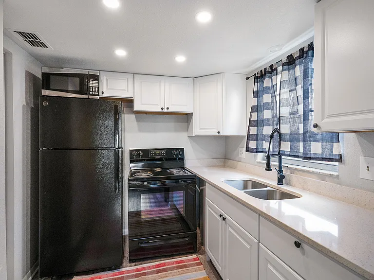 1283 Pierce St #4 — Photo 1