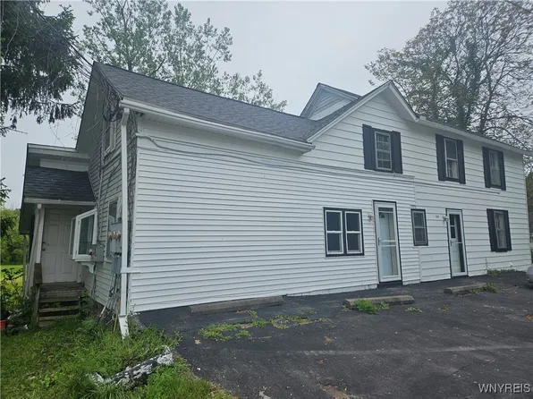 5438 Tonawanda Creek Rd, North Tonawanda, NY 14120