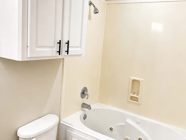 136 Cedar Spring Cir — Photo 9