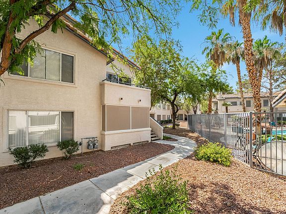 3rd image of 3059 Key Largo Dr Unit 201