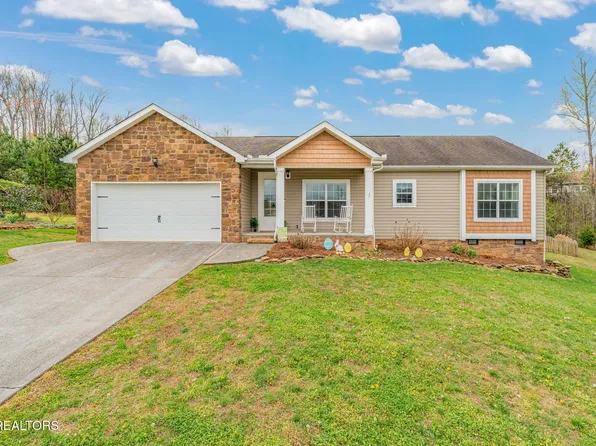 223 Pebble Ct, Lenoir City, TN 37772