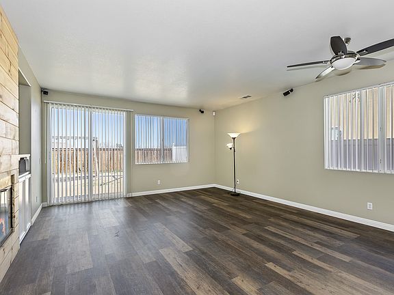 5th image of 10806 Thorndale St