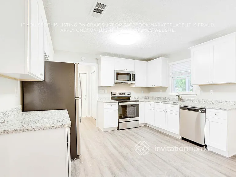 4453 Vernon St NW — Photo 9