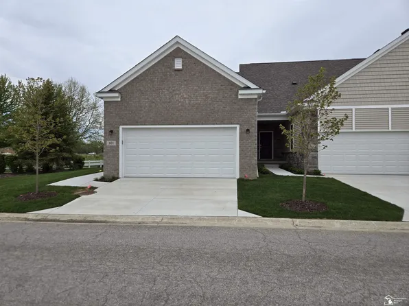 801 Plum Village Dr #60, Monroe, MI 48161