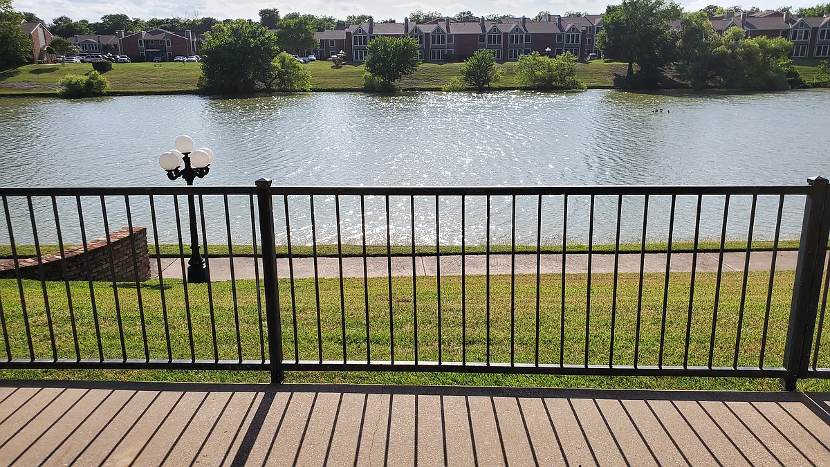 Building Photo - 5930 River Bend Dr