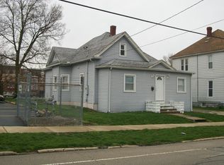 1426 7th St, Charleston, IL 61920