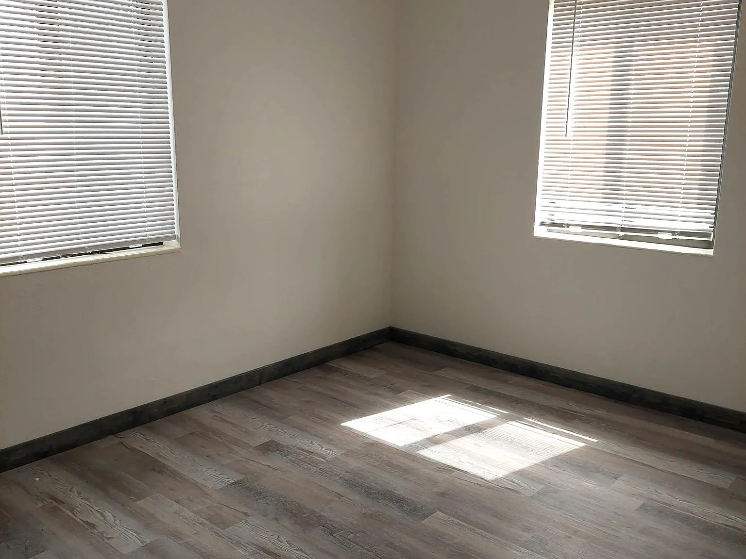 3 bed, 1100 sqft, $2,000 — Photo 3