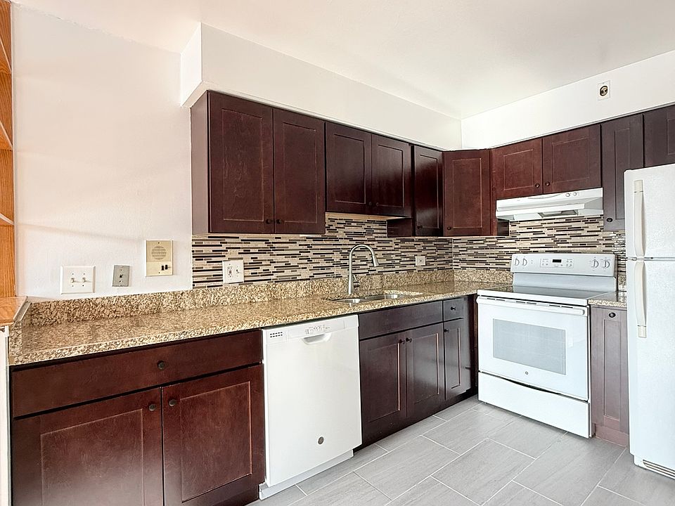 1st image of 1026 S River Rd #202
