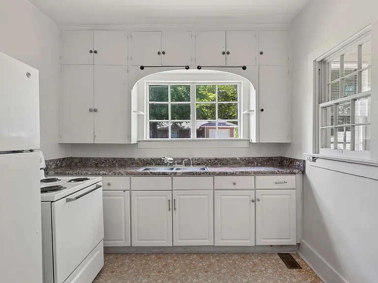 251 Forbes Ave — Photo 14