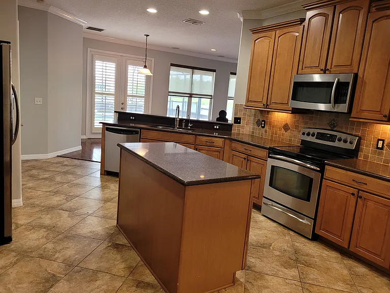 1519 Lexington Ave — Photo 16