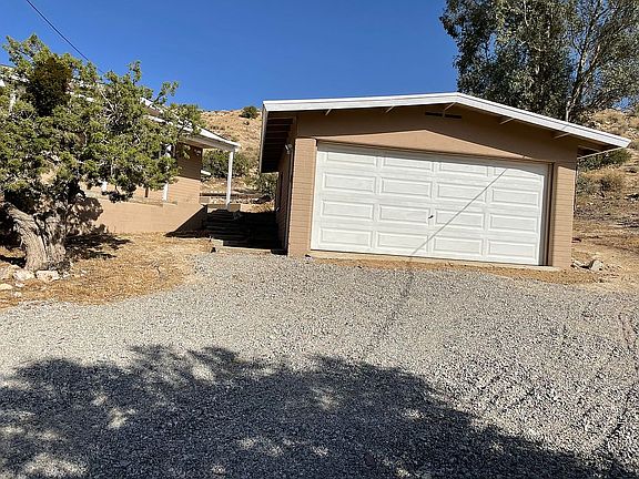 Detached single car garage 