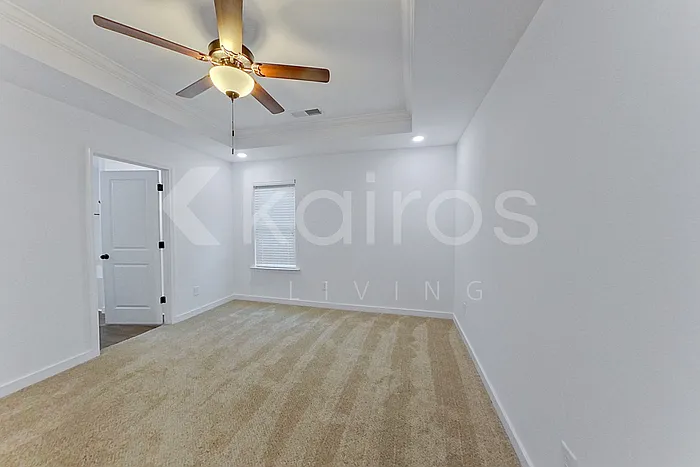 142 Hughes Dr — Photo 9