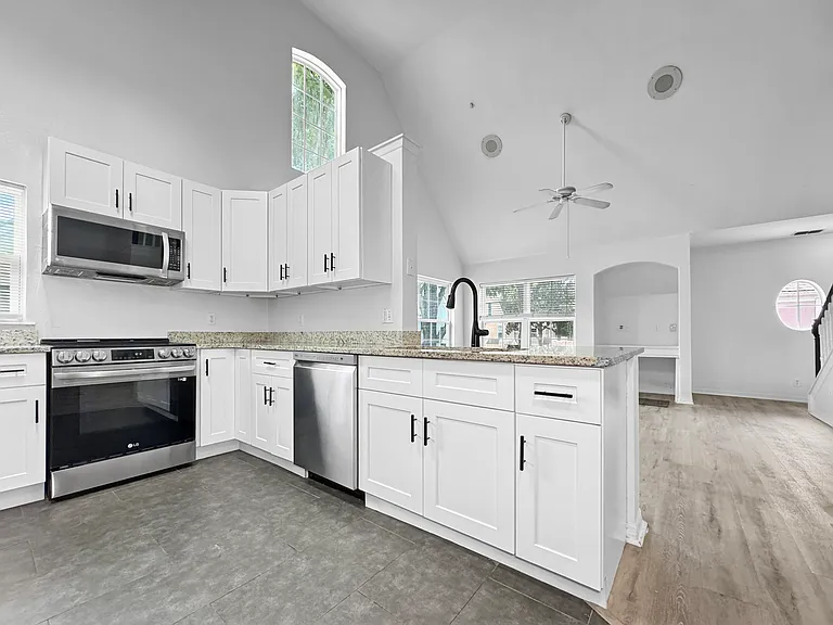 3353 Westchester Square Blvd #202 — Photo 4