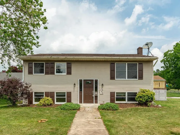 103 W Walnut St, Cleona, PA 17042