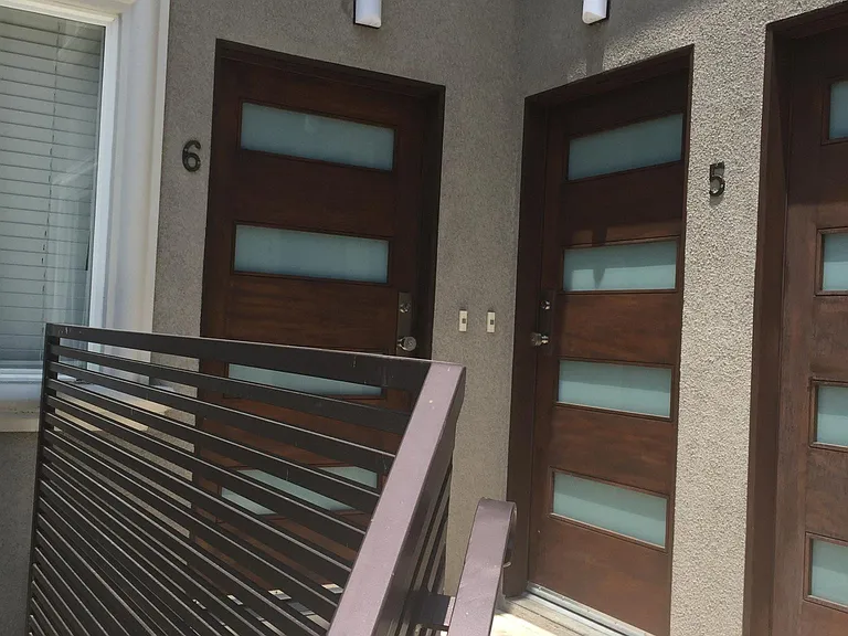 Entrance unit door