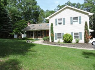 138 Karen Glen Way, Brodheadsville, PA