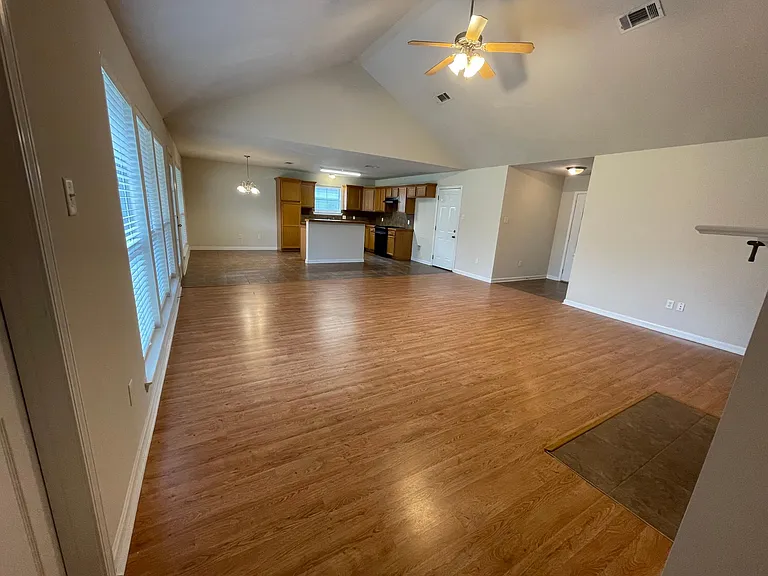 11327 Hampton Ct — Photo 8