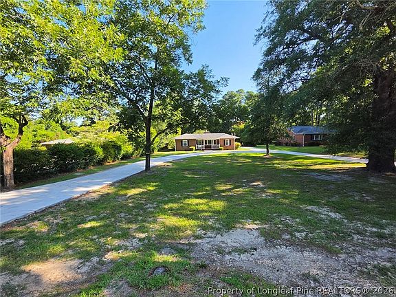 4th image of 216 Country Club Dr