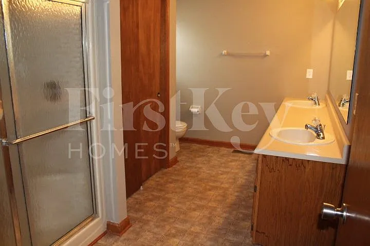 10311 Park Valley Dr — Photo 12