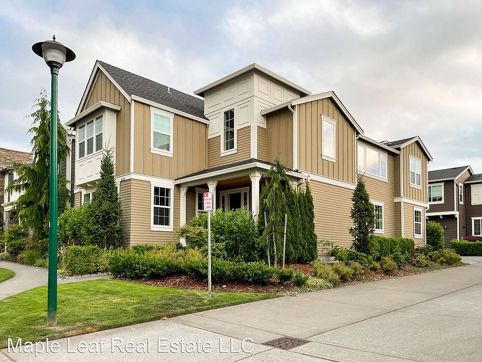 1st image of 932 Pine Crest Cir