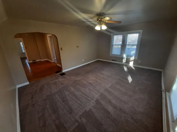 2136 Lyon Street, 2136 Lyon St APT 3, Des Moines, IA 50317