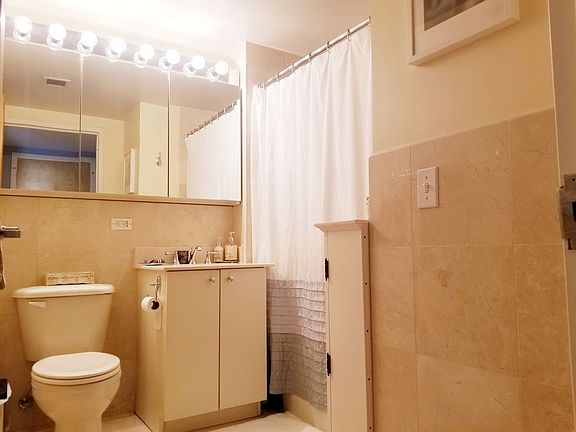 5th image of 11624 Grosvenor Ln APT 12A