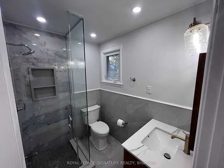 195 Upper Canada Dr — Photo 17
