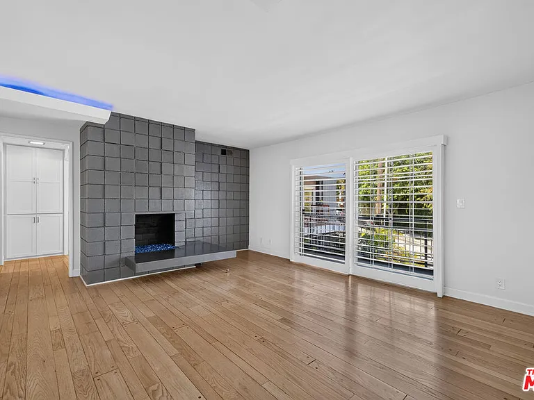 1301 N Flores St #4 — Photo 10