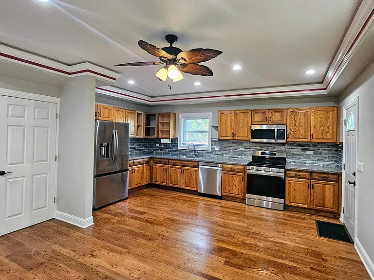 203 N Page St — Photo 11