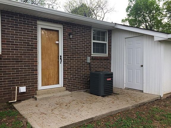 4th image of 318 Lorna Dr #B