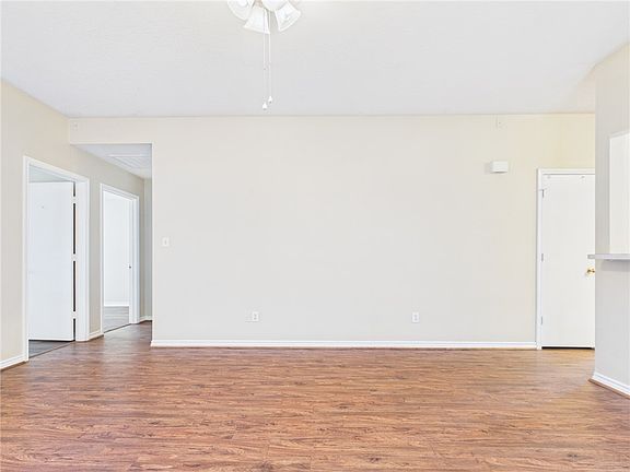 3rd image of 1604-1606 Enloe Ct