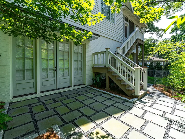 4 E Dr NE — Photo 12