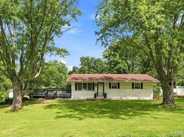 3051 Nettie Dr, Saint Louis, MO 63129