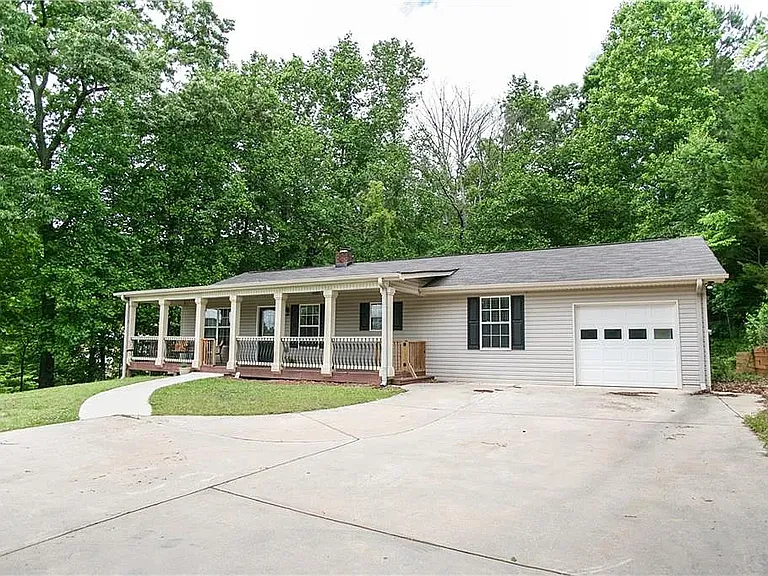 2057 Beverly Rd — Photo 1
