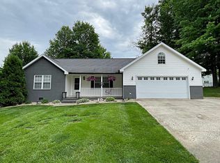 904 SW 3rd St, Washington, IN 47501