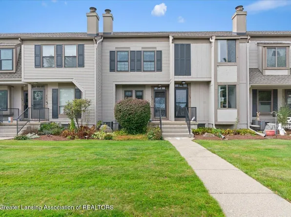 210 Park Meadows Dr, Lansing, MI 48917