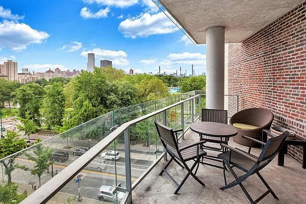 Sold by Isen & Company : Real Estate Advisors | media 24