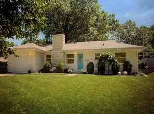 7605 Maple St, Prairie Village, KS 66208