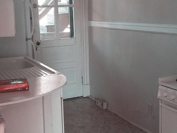 5th image of 516 N Belmont Ave APT 3