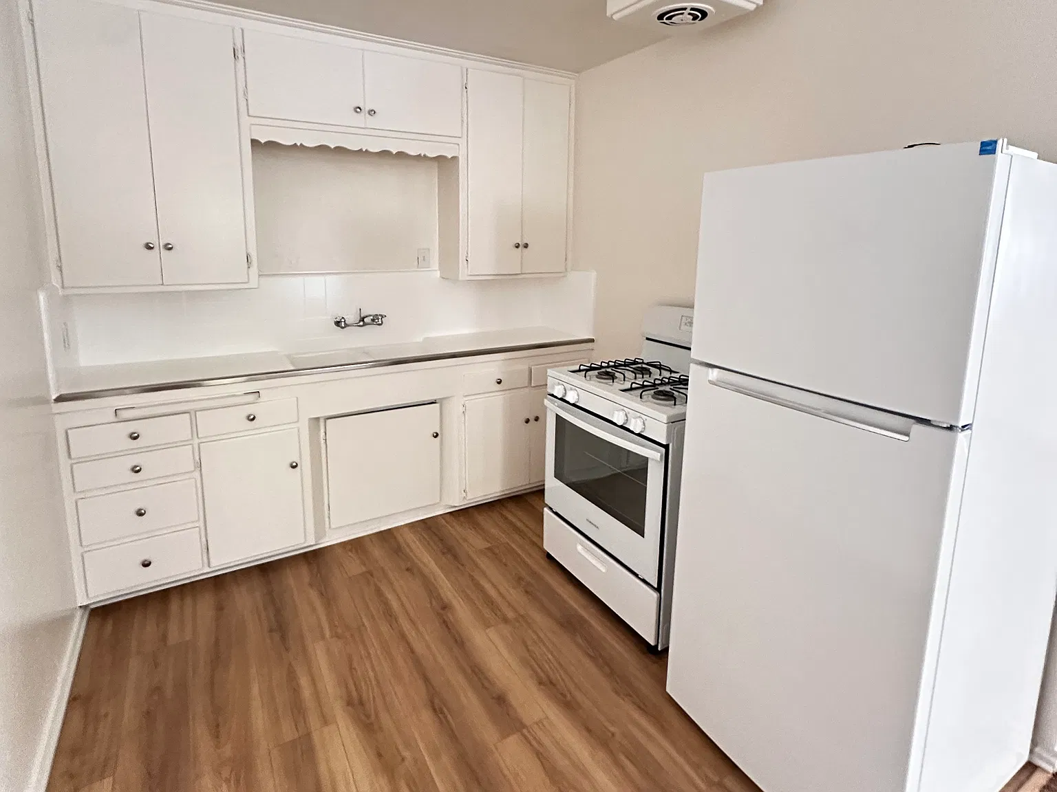 1 bed, $2,000 — Photo 1