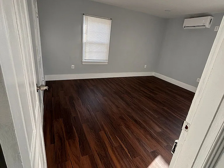 200 N West St — Photo 4