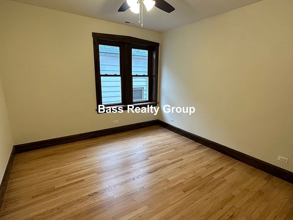 1st image of 4815 N Oakley Ave #3