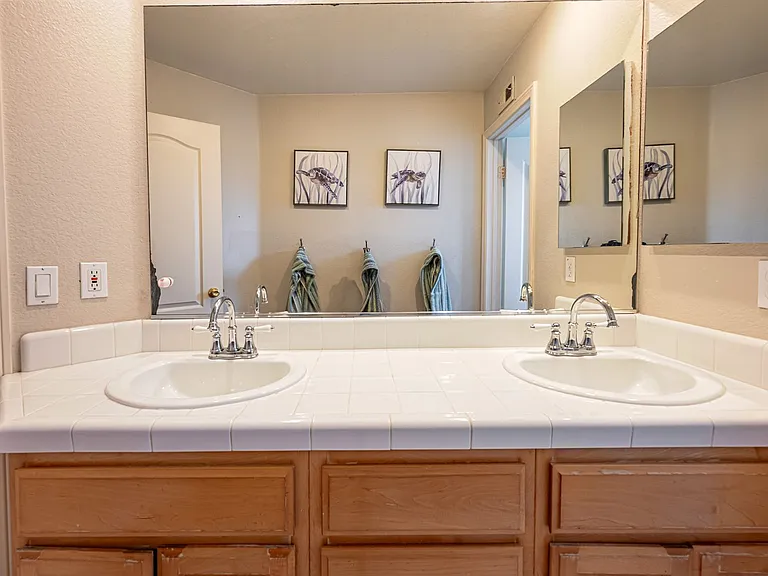 341 Calle De Adele — Photo 43
