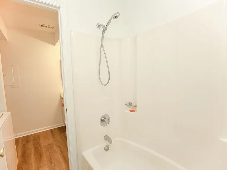 11 Haverford Ct — Photo 17