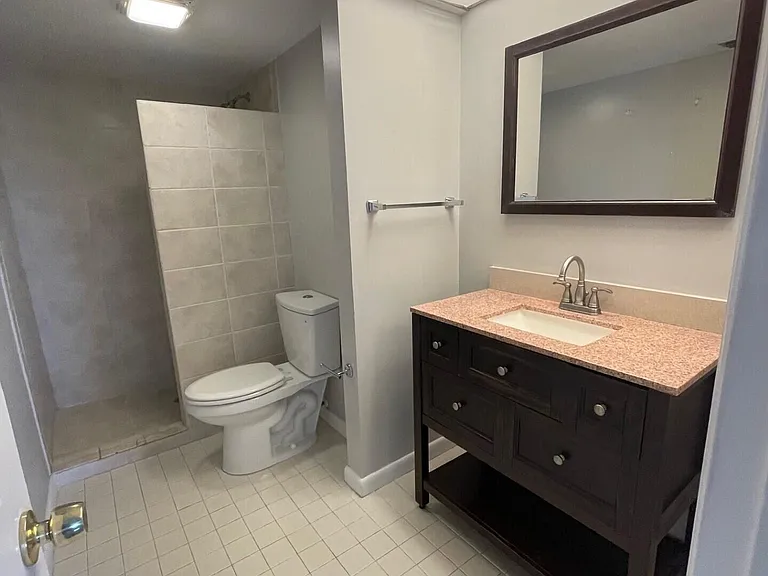 1271 SE Parkview Pl #H8 — Photo 9