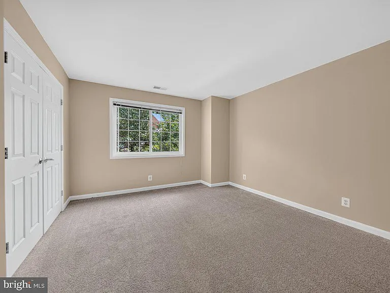 1201 N Van Dorn St — Photo 20