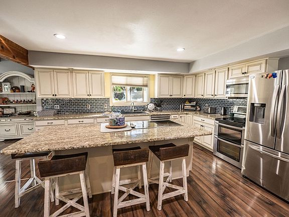 5th image of 620 Agana Dr