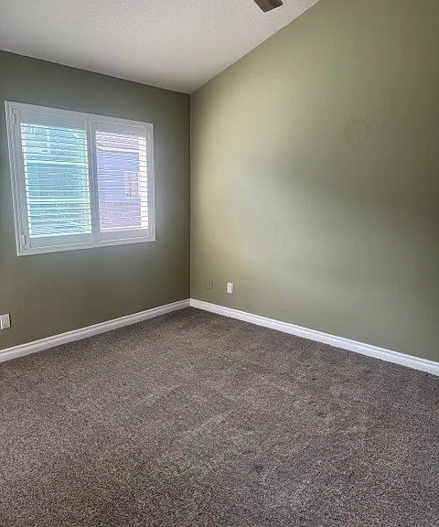 1018 Gilbert Ln — Photo 4
