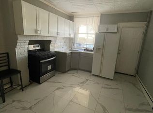 268 2nd St #1R, Elizabethport, NJ 07206