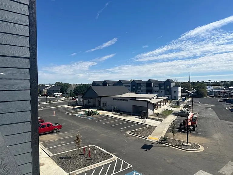 Modern Heights Apartments — Photo 4